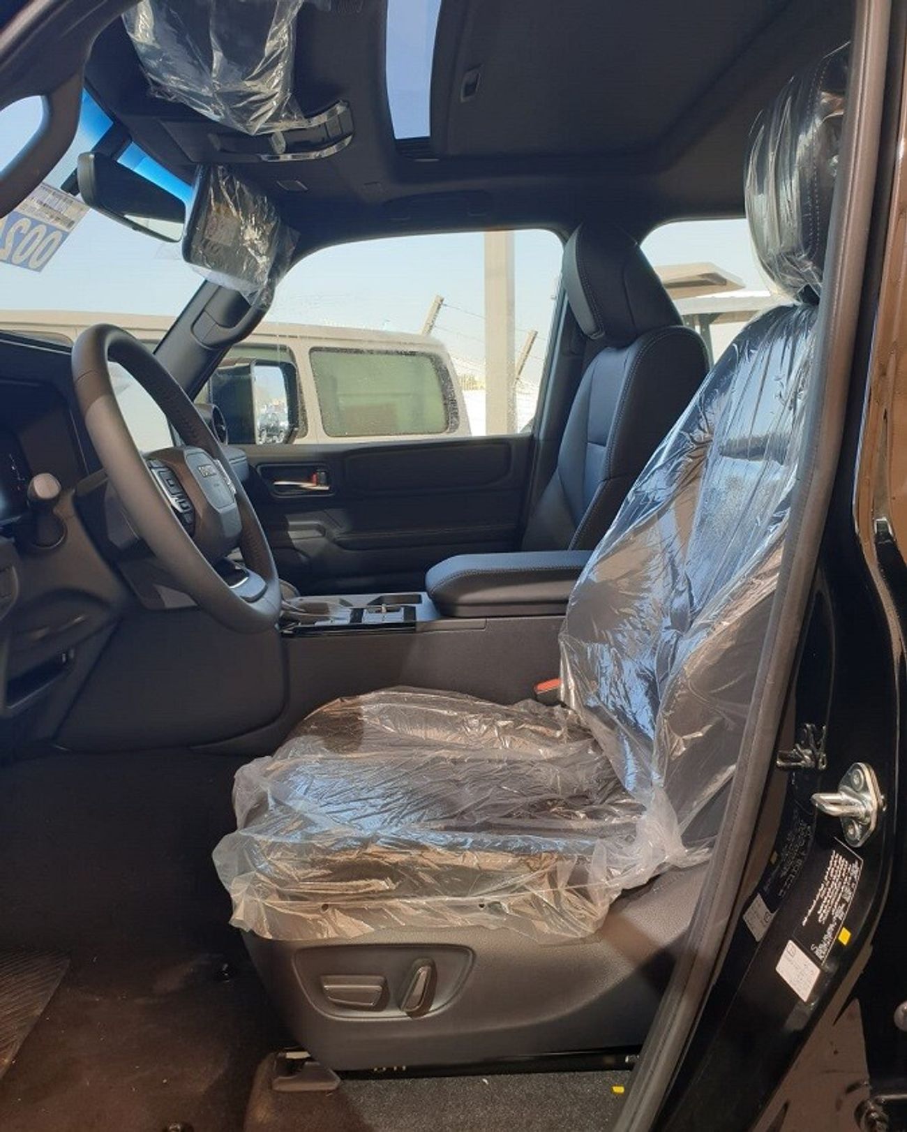 تويوتا برادو 2.8L LIMITED (DIESEL) S/R 4WD 5DOOR SUV