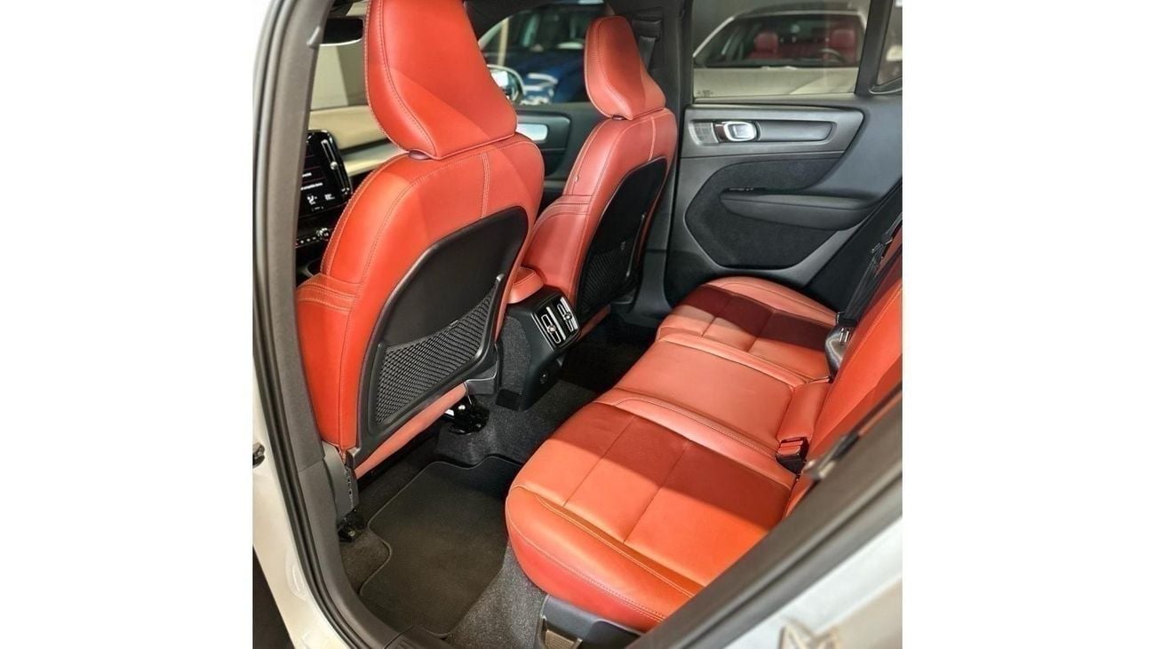 Volvo XC40 AED 1,287pm • 0% Downpayment • Momentum • 2 Years Warranty