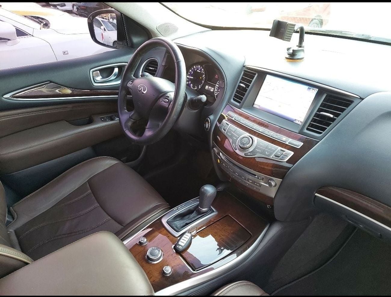إنفينيتي QX60 Premium 3.5L