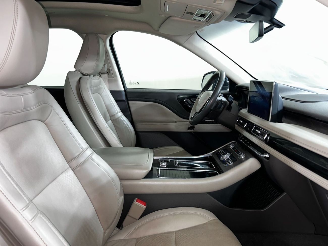 Lincoln Aviator Reserve 3.0L AVI322 / FREE Insurance + Registration / AL TAYER MOTORS / AL QOUZ SHOWROOM