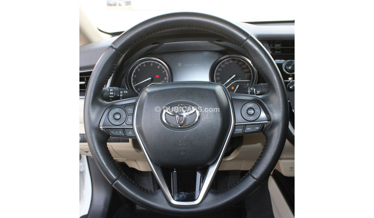 Toyota Camry SE+ TOYOTA CAMRY 2020 WHITE GCC FULL OPTION  EXCELLENT CONDITION WITHOUT ACCIDENTS