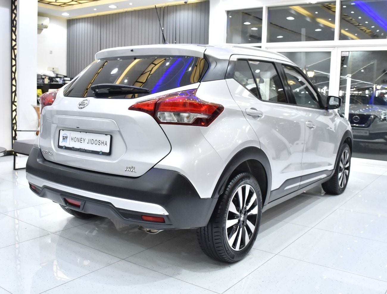 Nissan Kicks SV EXCELLENT DEAL for our Nissan Kicks ( 2017 Model ) in Silver Color GCC Specs