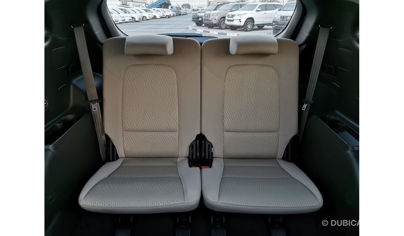 Hyundai Santa Fe 3.3L, 18" Rims, Driver Power Seat, Rear Camera, LED Headlights, Fabric Seats, DVD (LOT # 787)