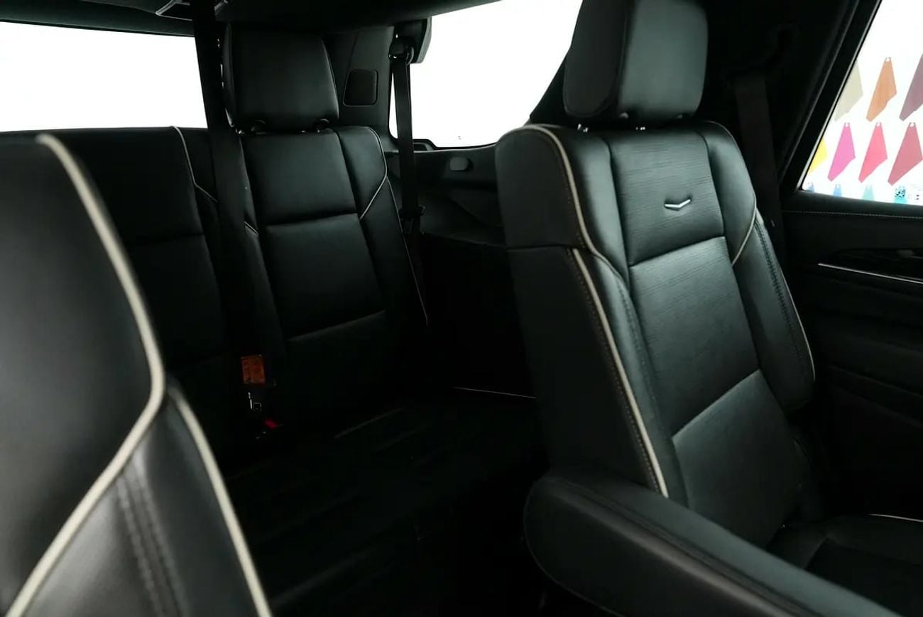 كاديلاك إسكالاد 600 بلاك إديشن GCC SPECS | BLACK EDITION | 6.2L V8 | 7 SEATS
