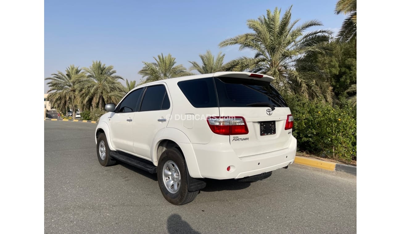 Toyota Fortuner Toyota  Fortuner (Gcc- SPEC) - 2011 - VERY GOOD CONDITION