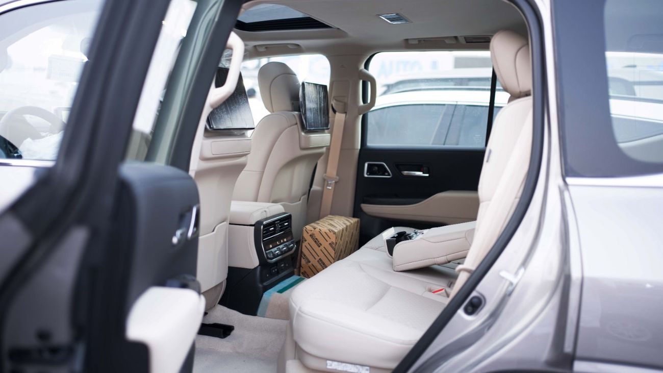 تويوتا لاند كروزر 2026 Toyota Land Cruiser 300 VXR 3.5L AT Hybrid (Bronze-Beige)