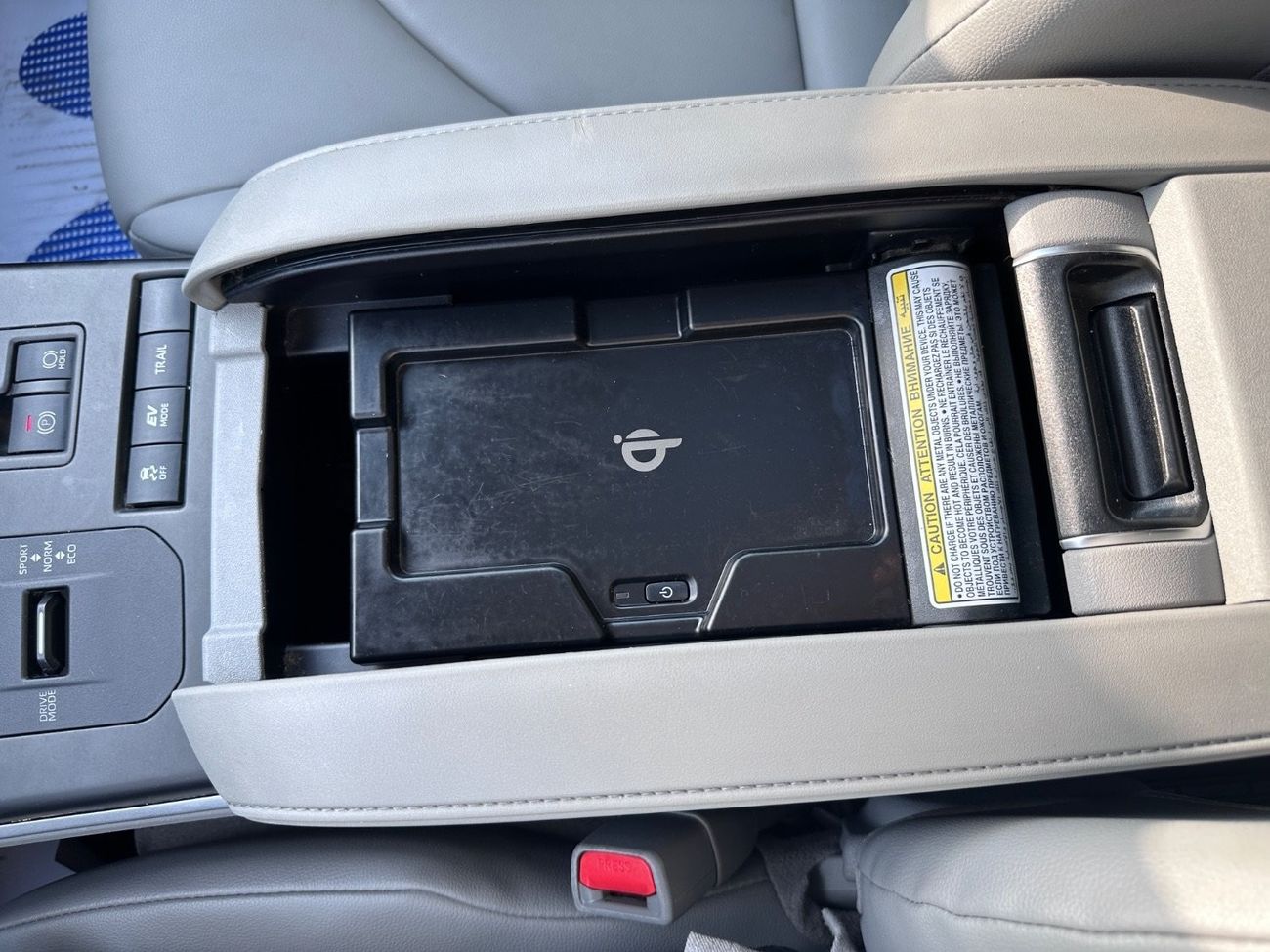 تويوتا هايلاندر Highlander xle Hybrid 4x4 Full option