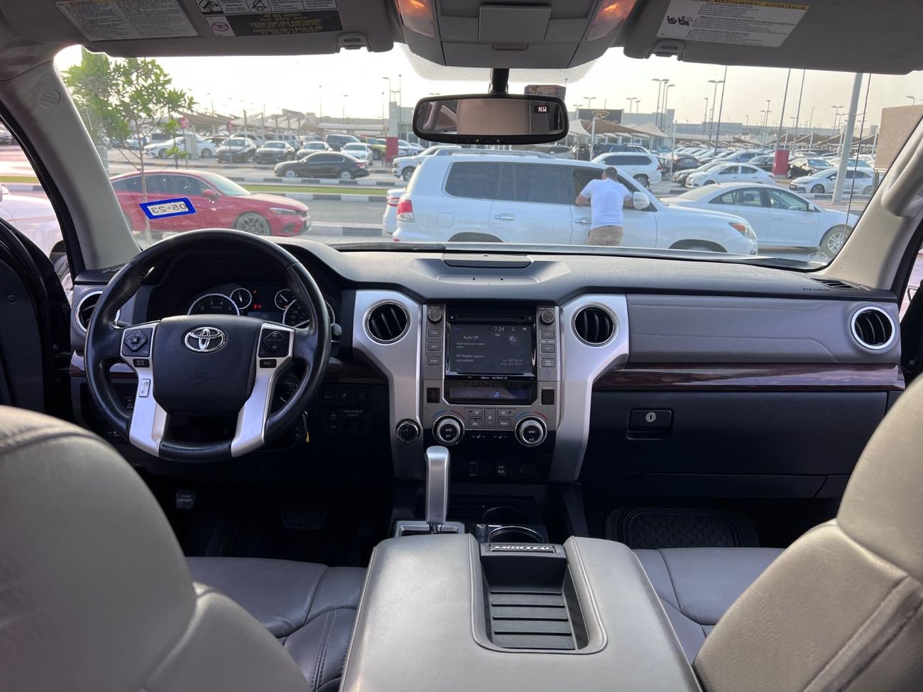 Toyota Tundra Crewmax Limited 5.7L