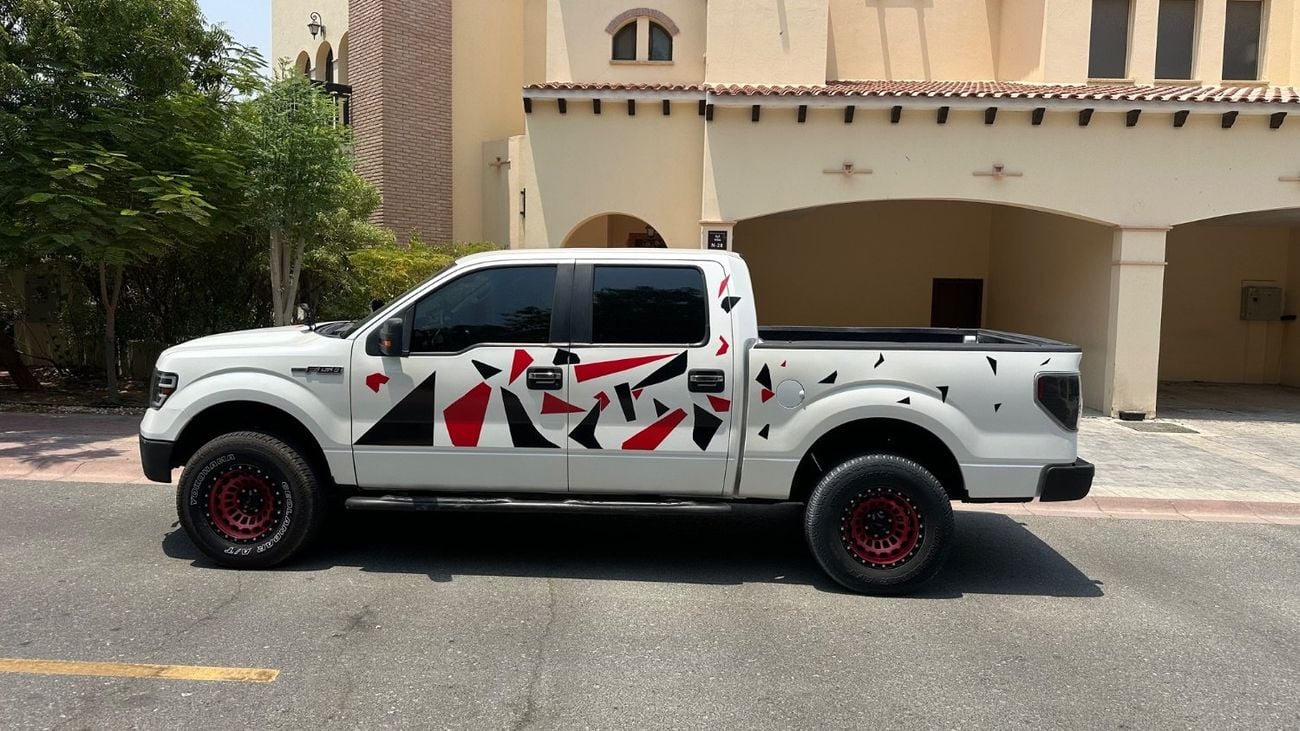 Ford F-150 XLT CREW CAB