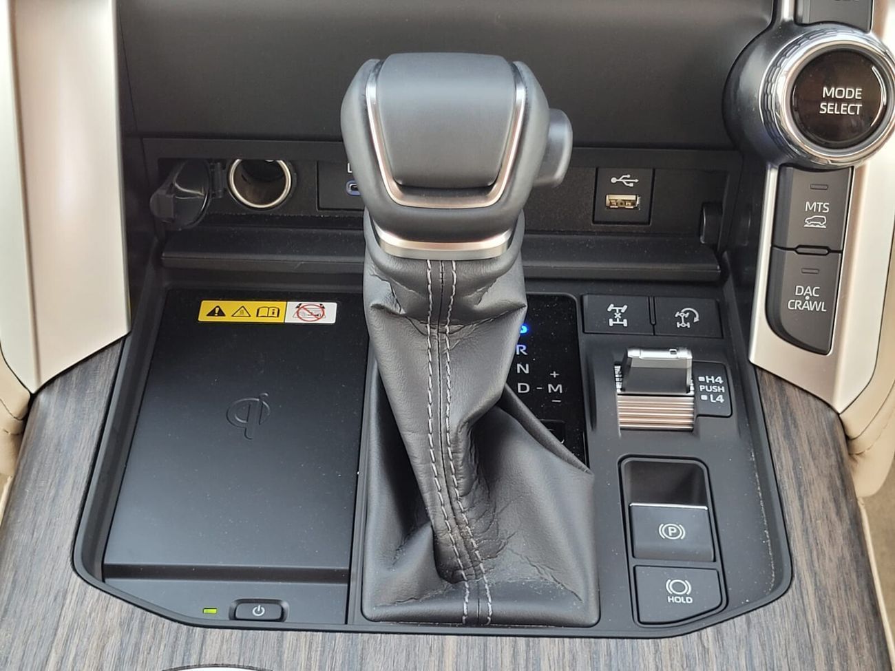 Toyota Land Cruiser RHD - 3.3 DSL - SAHARA - 7 STR - MY 2025 - BLK_BEIG (FOR EXPORT ONLY)