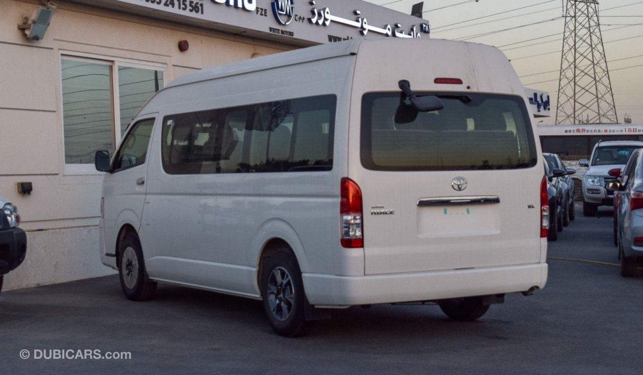 Toyota Hiace 2.5L Diesel 15 Seats