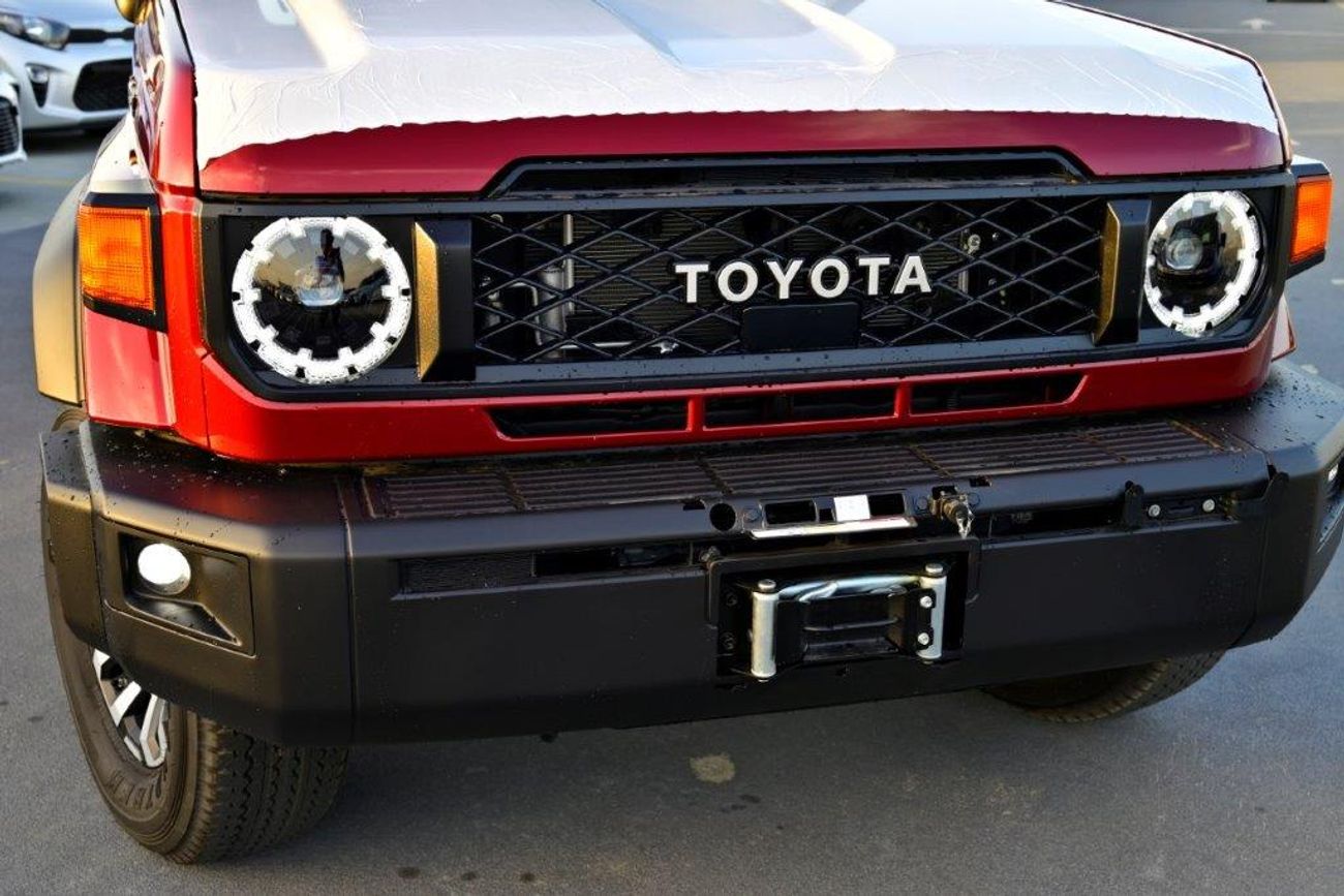 Toyota Land Cruiser Pick Up Single Cab 2.8L 4WD Automatic - Top Option