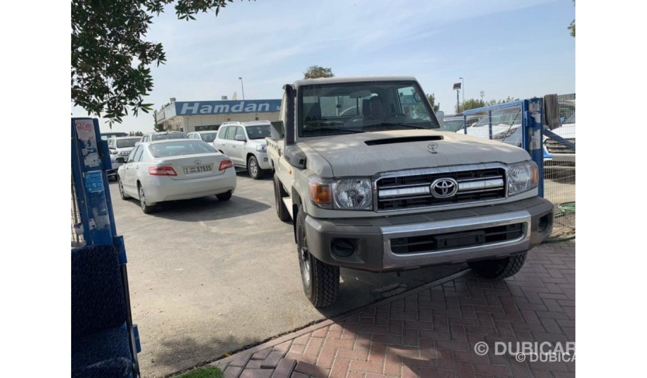 Toyota Land Cruiser Pick Up v8 single  cab