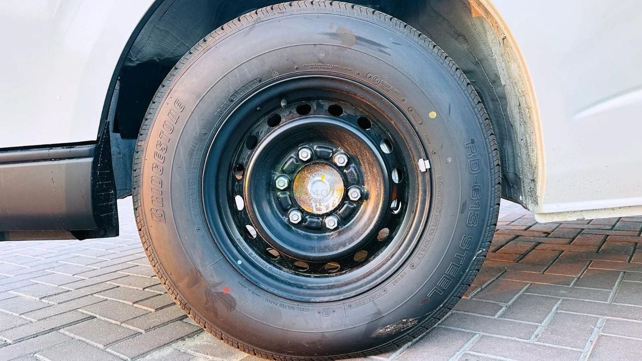 Toyota Hiace Toyota Hiace 2.5L STD Diesel Roof M/T With A/C MY-2024(Export only Africa)