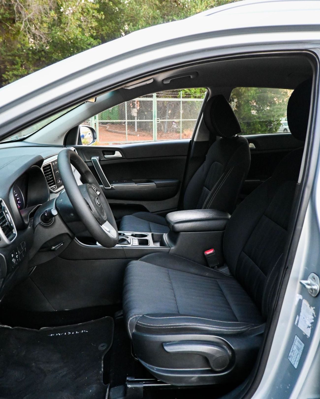 Kia Sportage كيا سبورتاج خليجيEX STD 2021 1.6L بحالة ممتازة من الداخل والخارج