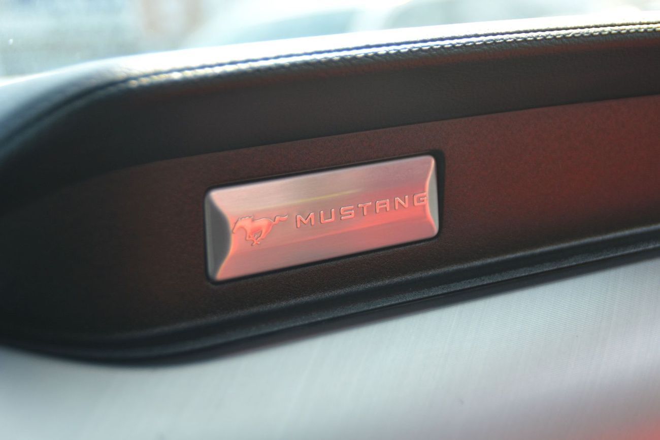 فورد موستانج BUMBLEBEE YELLOW BEAST