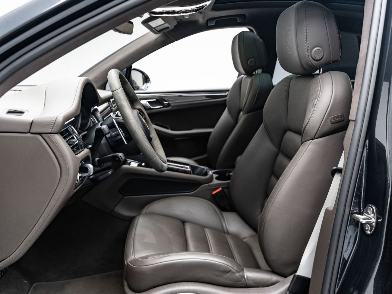 Porsche Macan 2024 Porsche Macan GTS, Porsche Warranty, Fully Loaded, Full Service History, Low KMs, GCC