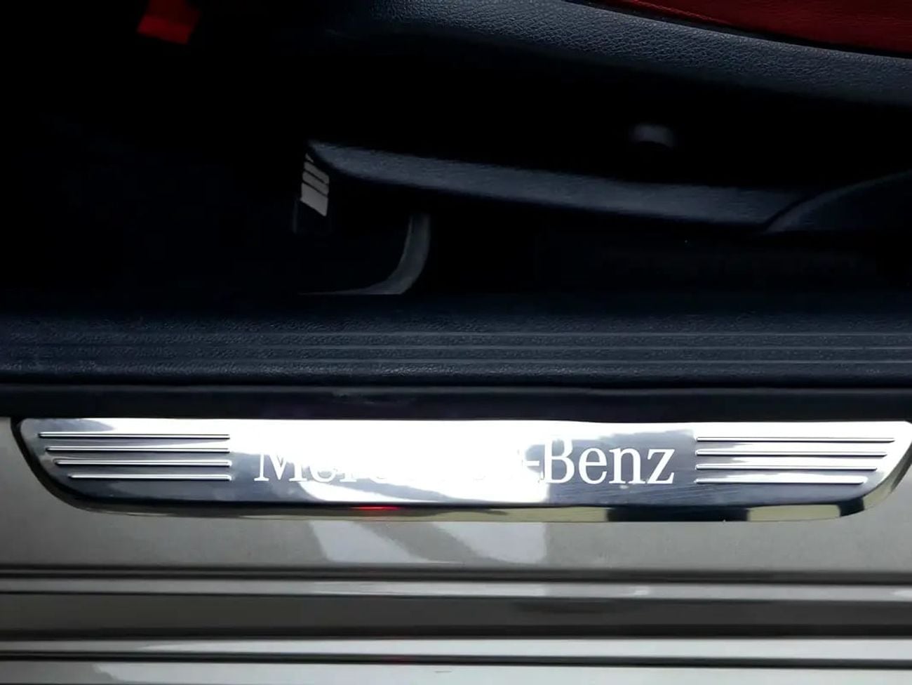 Mercedes Benz C200 C200 | GCC Specification | Silver Exterior | Luxury Sedan