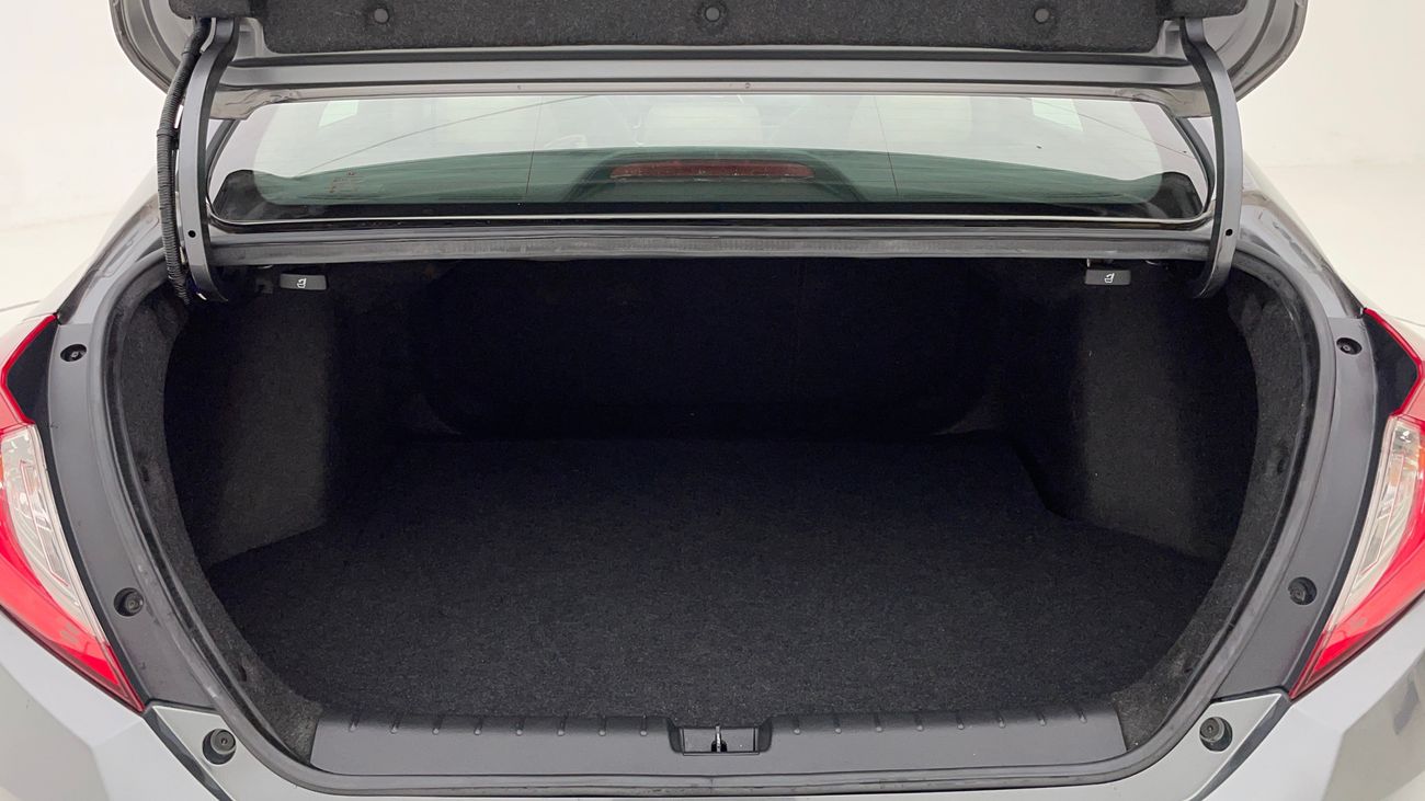 هوندا سيفيك LX SPORT 1.6 | بدون دفعة مقدمة | اختبار القيادة في المنزل