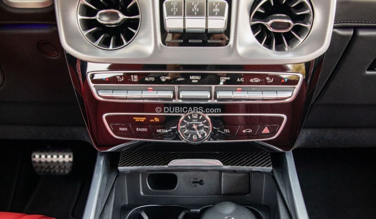 Mercedes-Benz G 63 AMG AMG Night Pack Carbon/GCC/2 years Warranty. Local Registration +5%