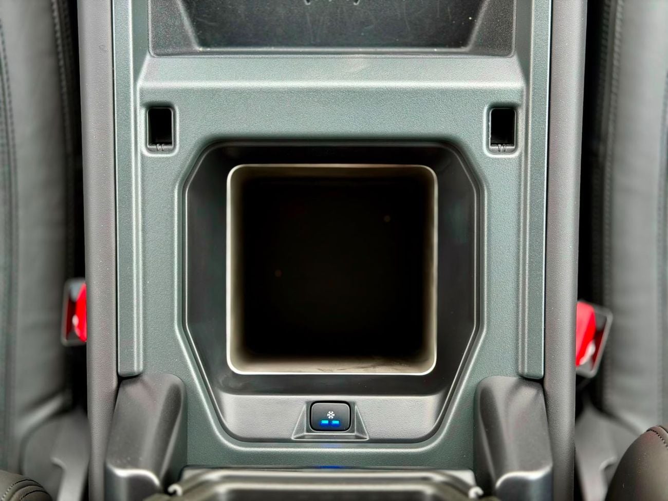 Land Rover Defender P500 X-DYNAMIC SE