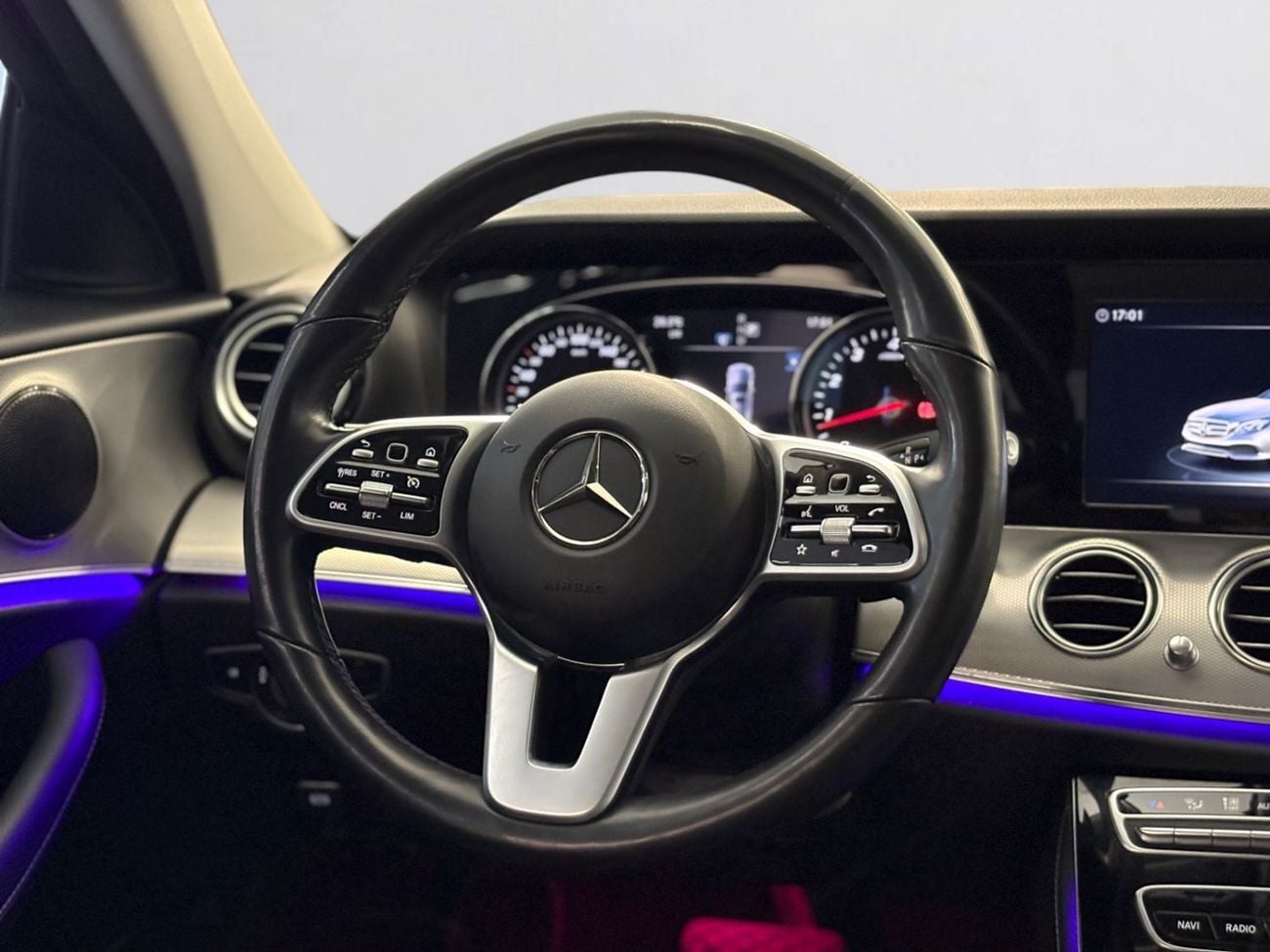 مرسيدس بنز E300 AED 1,260 P.M | 0% DOWN PAYMENT | MERCEDES-BENZ E300 | 2.0L TURBO I4 | 2019
