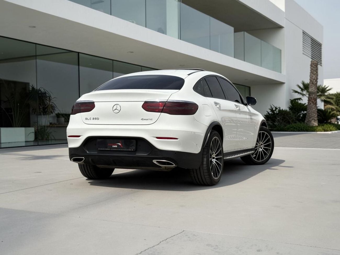 Mercedes-Benz GLC Coupe 250 AED 2,420 P.M | 0% DOWN PAYMENT | MERCEDES-BENZ GLC 250 COUPE | 2.5L 4WD | 2018 | FULL SERVICE HISTO