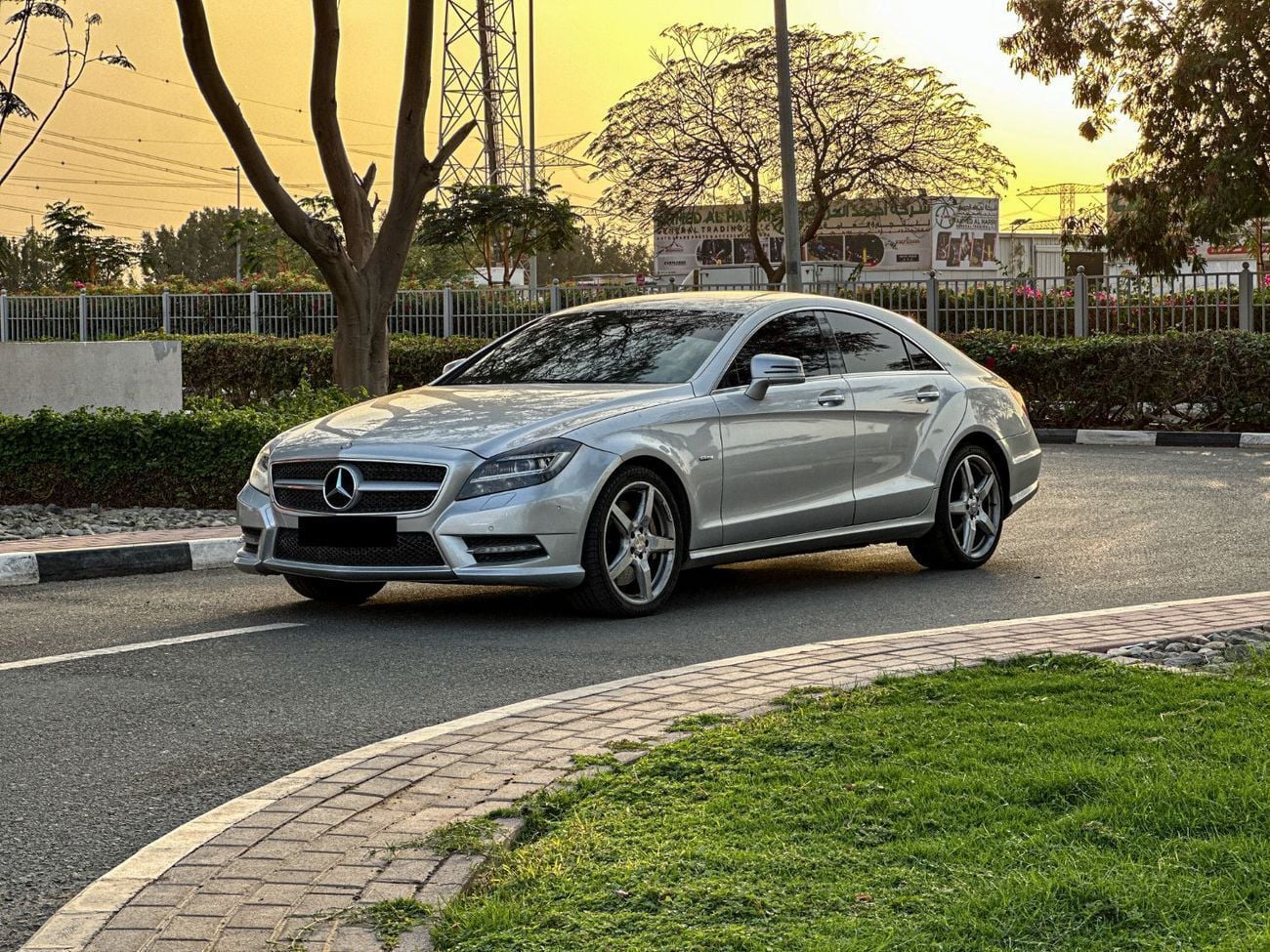 مرسيدس بنز CLS 550 2012 Mercedes-Benz CLS 550 RWD AMG V8 | 402 Hp | Law Mileage (151,000 Km) | Japanese Specs