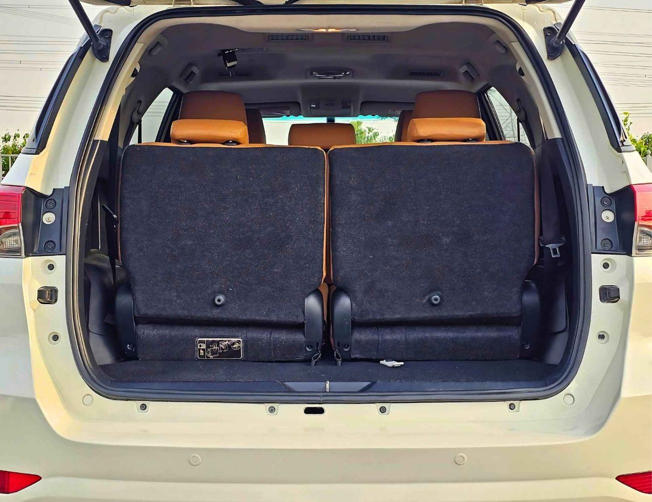 تويوتا فورتونر EXR/ 4WD 2.7L/ GCC/ LEATHER SEATS/ NON ACCIDENT/ 1068 MONTHLY/LOT#107793