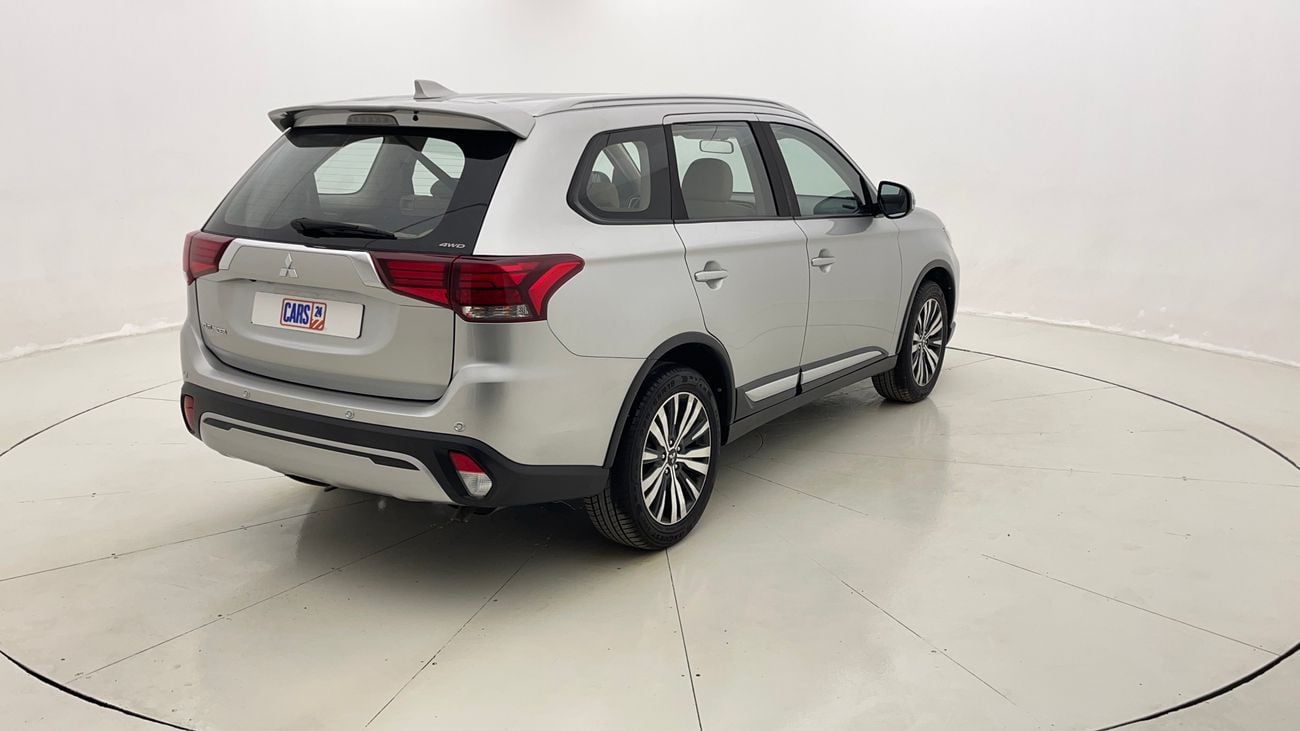 ميتسوبيشي آوتلاندر GLX MID LINE 2.4 | بدون دفعة مقدمة | اختبار القيادة في المنزل