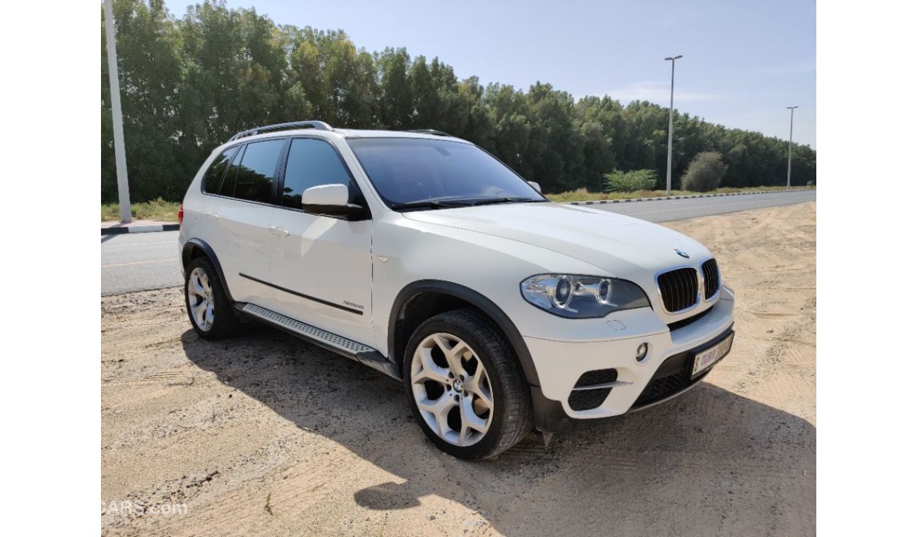 BMW X5 2012 Full options V6 gulf specs car very good condition low mileage