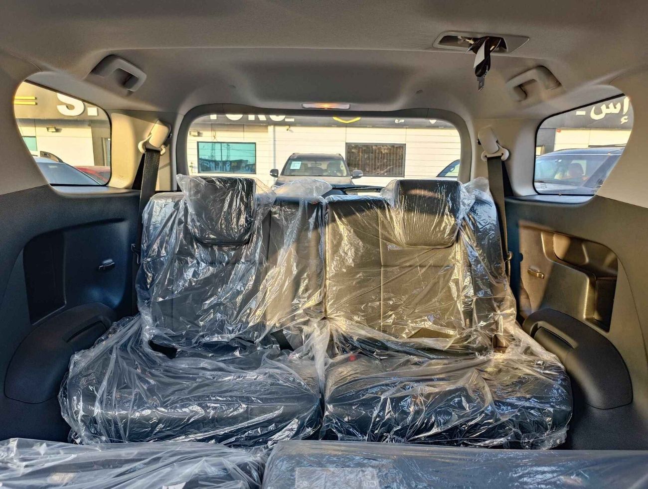 Toyota Fortuner / SR5 4.0L V6 / 2 Electric Seats, Auto AC,Leather Seats, Wireless Charger (CODE#FP40F)