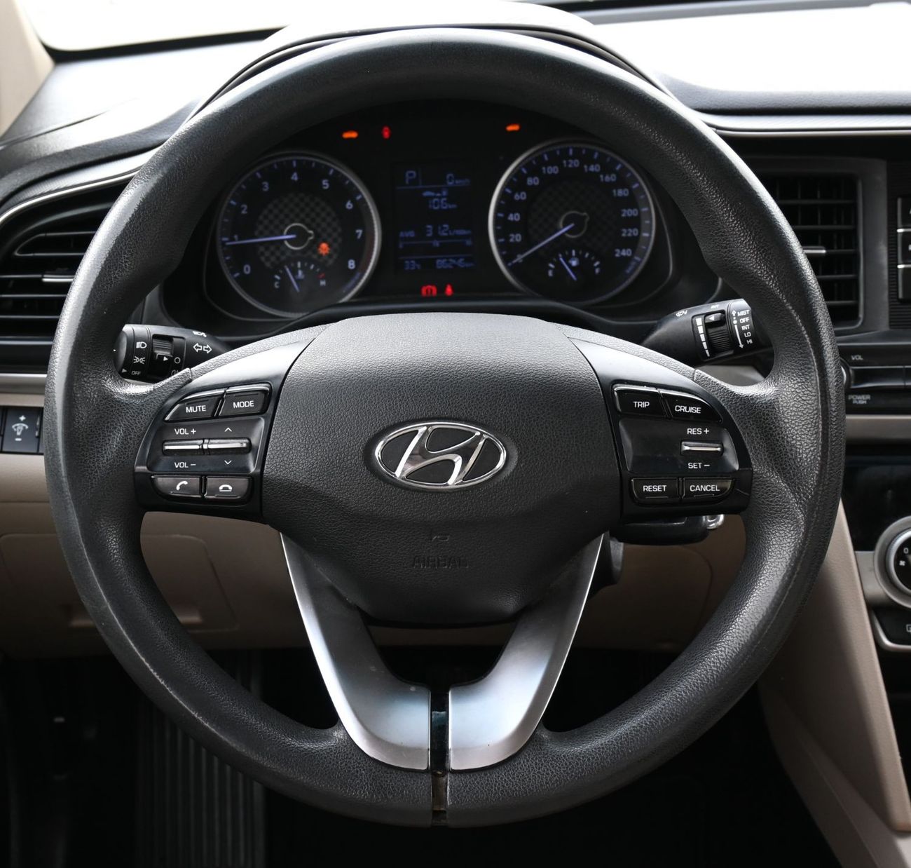 هيونداي إلانترا GL هيونداي النترا 2019 خليجي بحالة ممتازة بدون حوادث صبغ وكالة