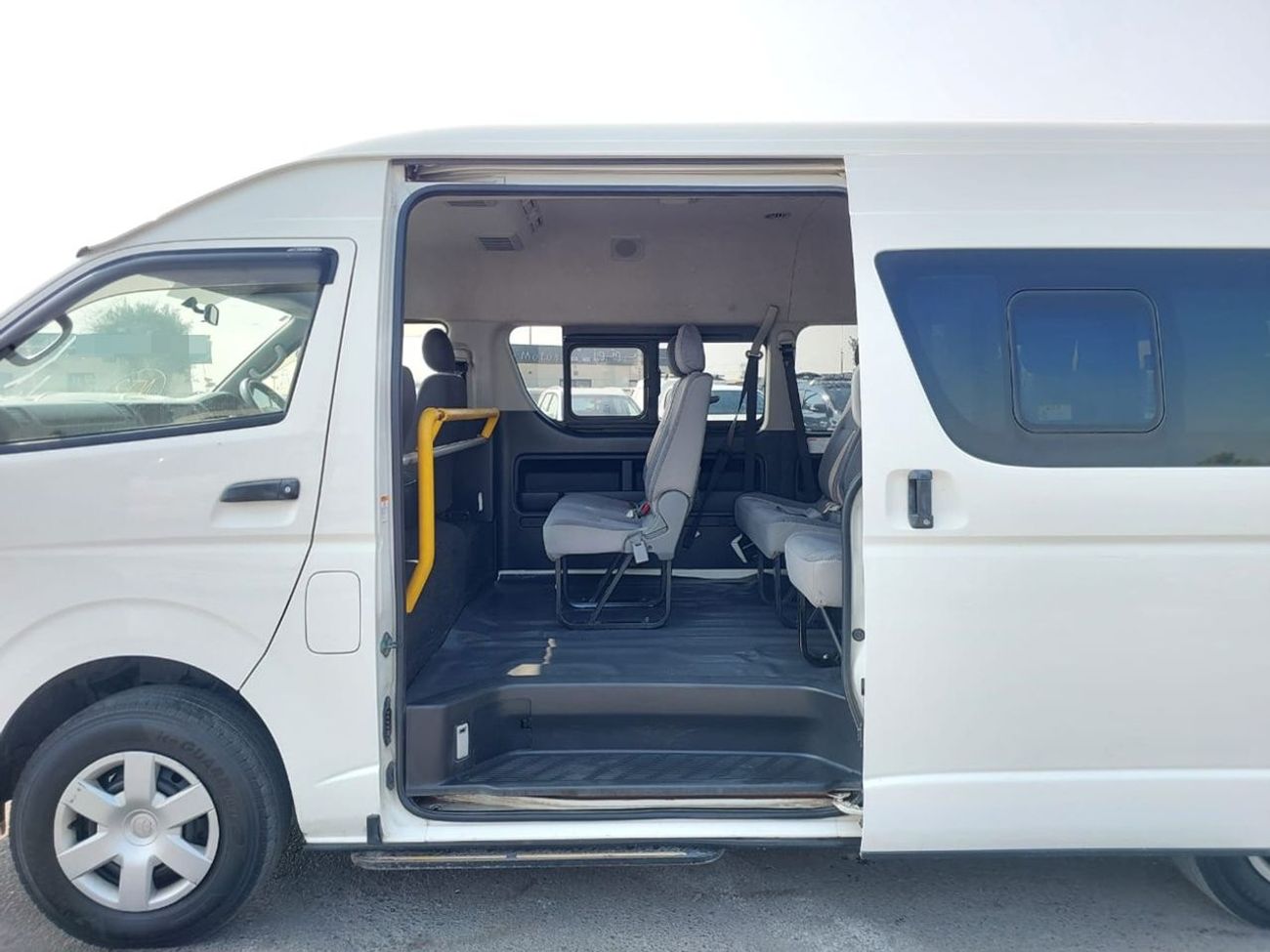Toyota Hiace TOYOTA HIACE COMMUTER VAN RHD 2015 MODEL 2.7 L PETROL AUTOMATIC(PM07411)