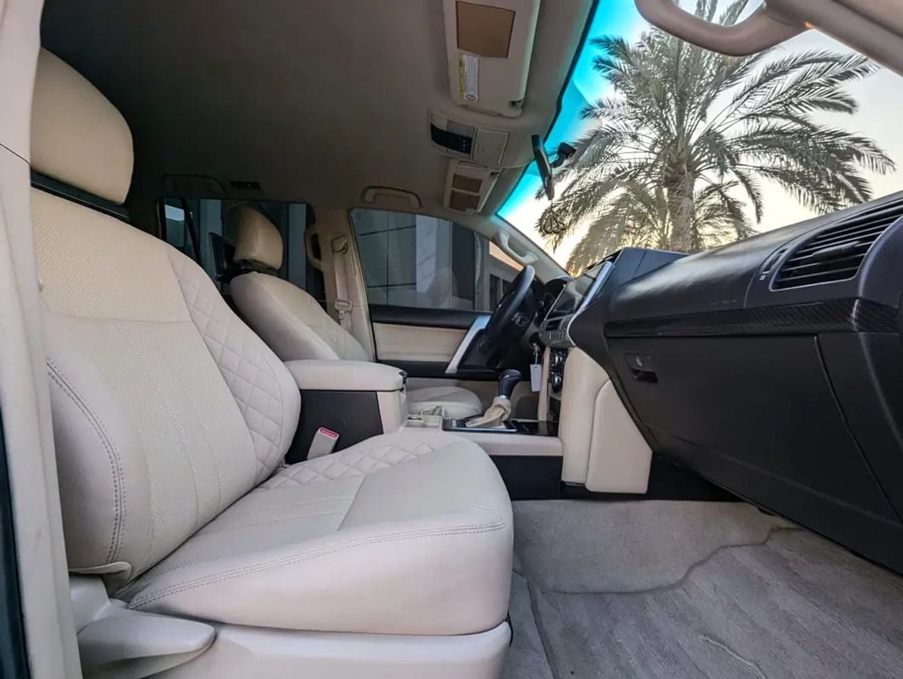 Toyota Prado TX-L FACELIFTED WITH INTERIOR AND EXTERIOR GCC V4 2.7L IN EXCELLENT CONDITION