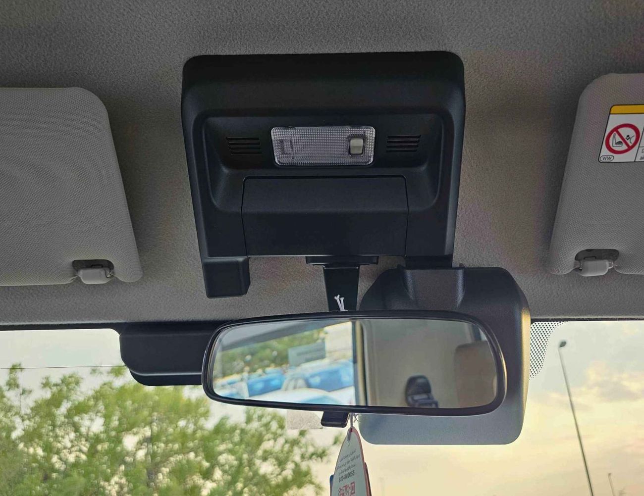 Toyota Land Cruiser Pick Up SINGLE CABIN / 2.8L DIESEL M/T 4WD / CHROME BUMPERS / REAR CAMERA / (CODE#LCPSDCR)