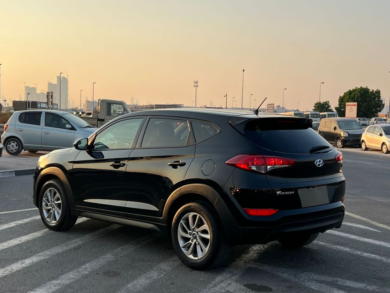 Hyundai Tucson 2018 Hyundai Tucson SE 2.0L V4 - Rear CAM - Cruise  Control -Shape 2021 Modified -