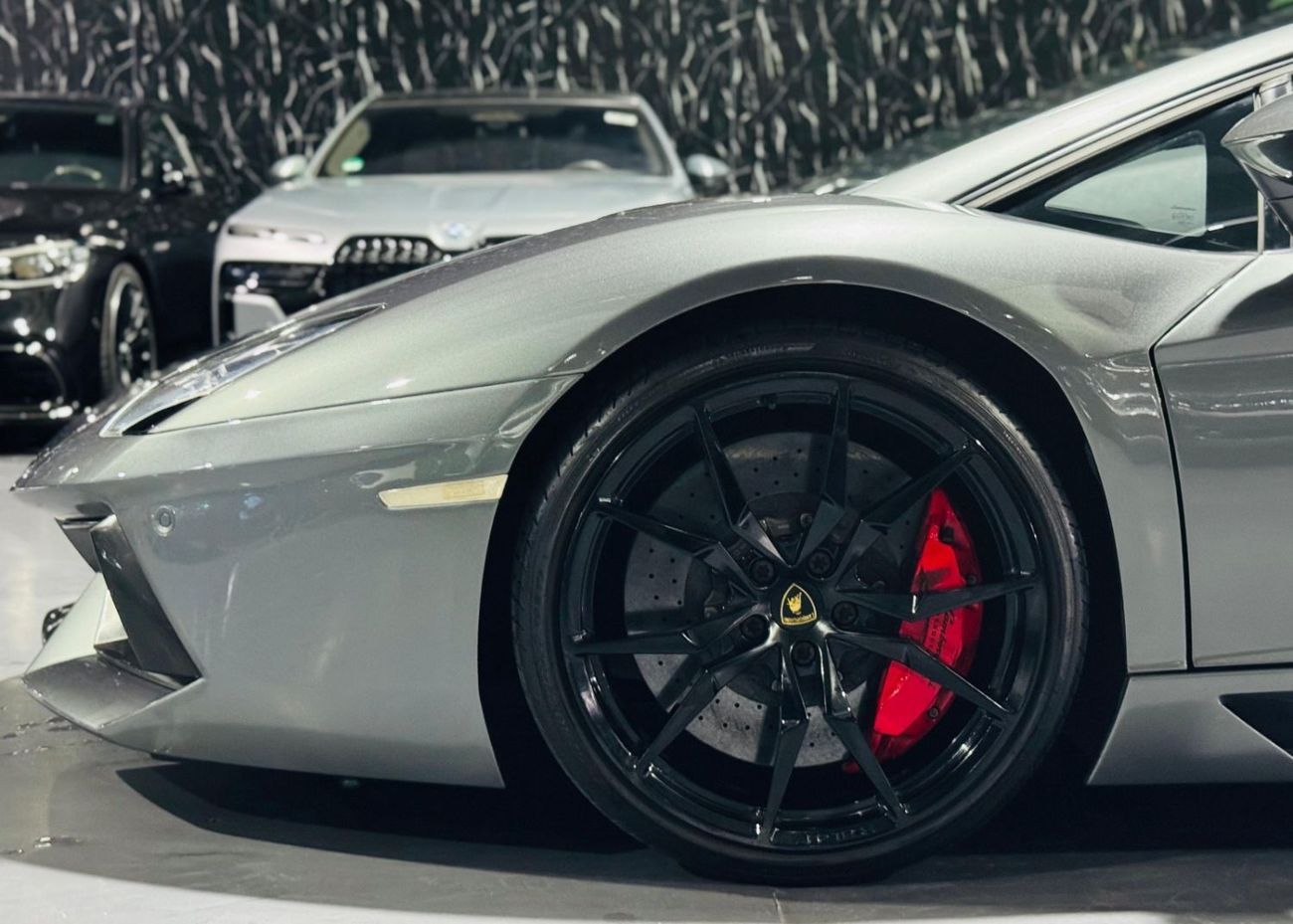 Lamborghini Aventador 6.5L V12 2015 Lamborghini Aventador LP700-4, Full Lamborghini Service History, Very Low Kms, GCC