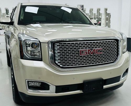 GMC Yukon Denali GCC .. Original Paint .. 6,2L .. Perfect Condition .. Full Options .