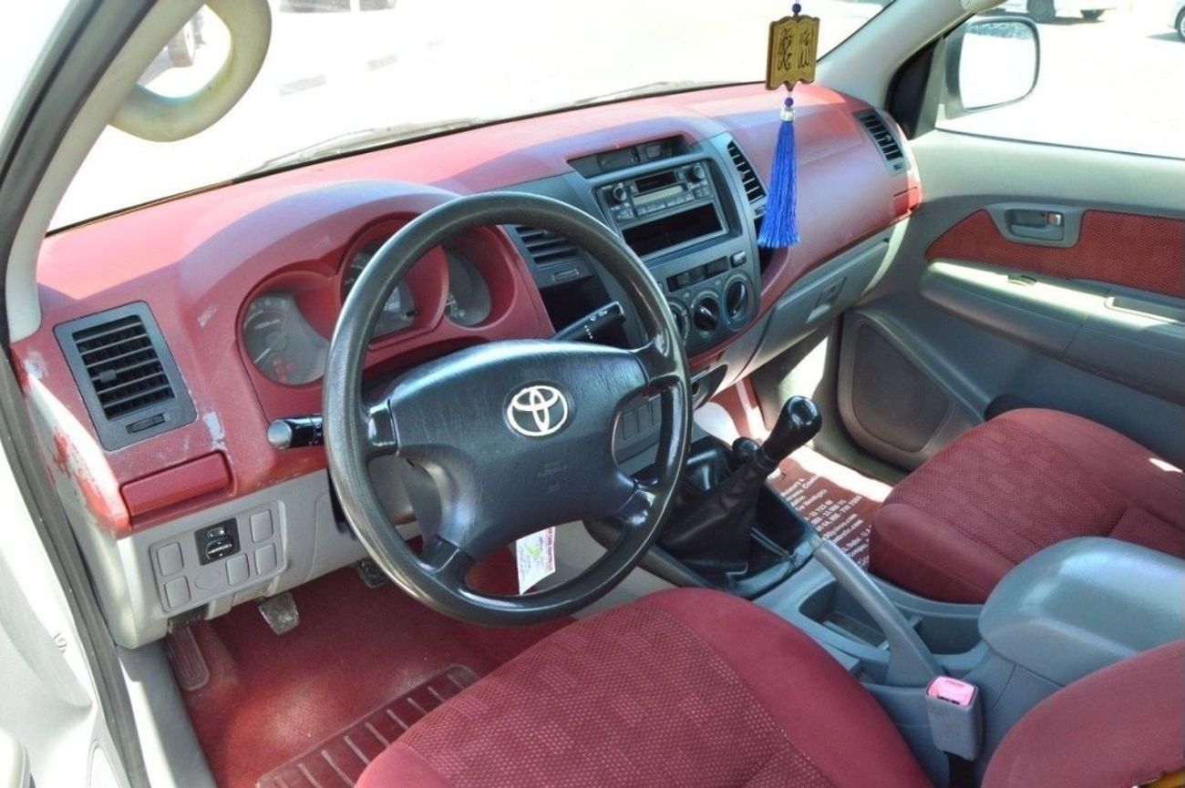 Toyota Hilux Clean car left drive
