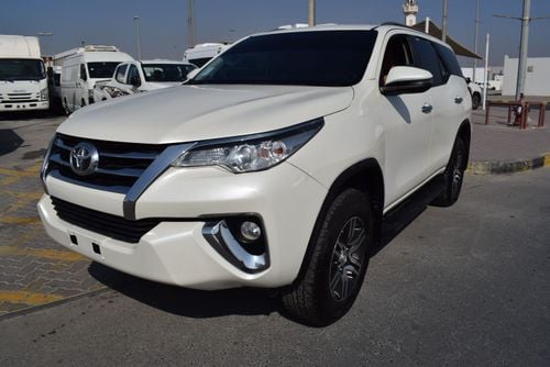 Toyota Fortuner Toyota Fortuner EXR 2.7L (160 HP), model:2019. Excellent condition