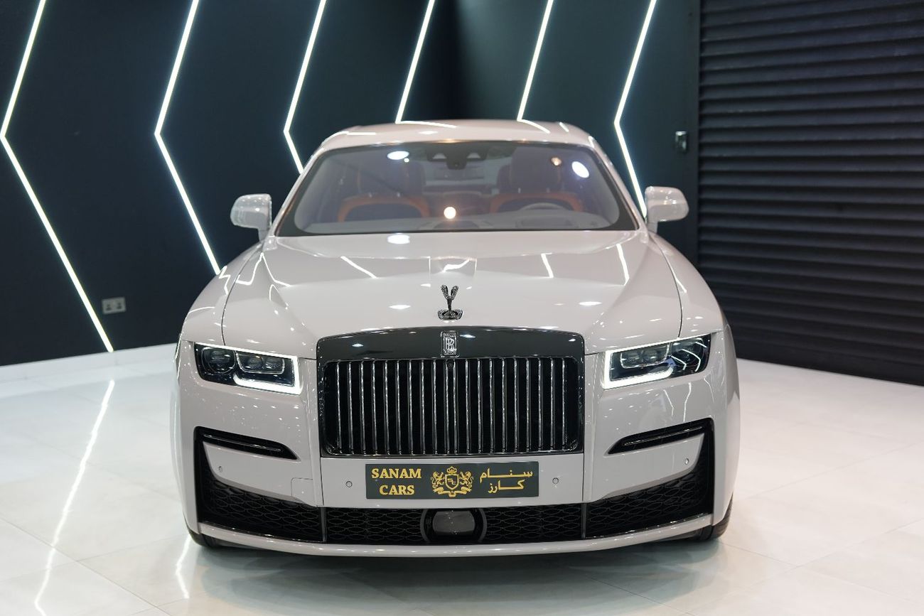 رولز رويس جوست Black Badge, Rear Entertainment, Starlight, Dealer Warr + Serv!!