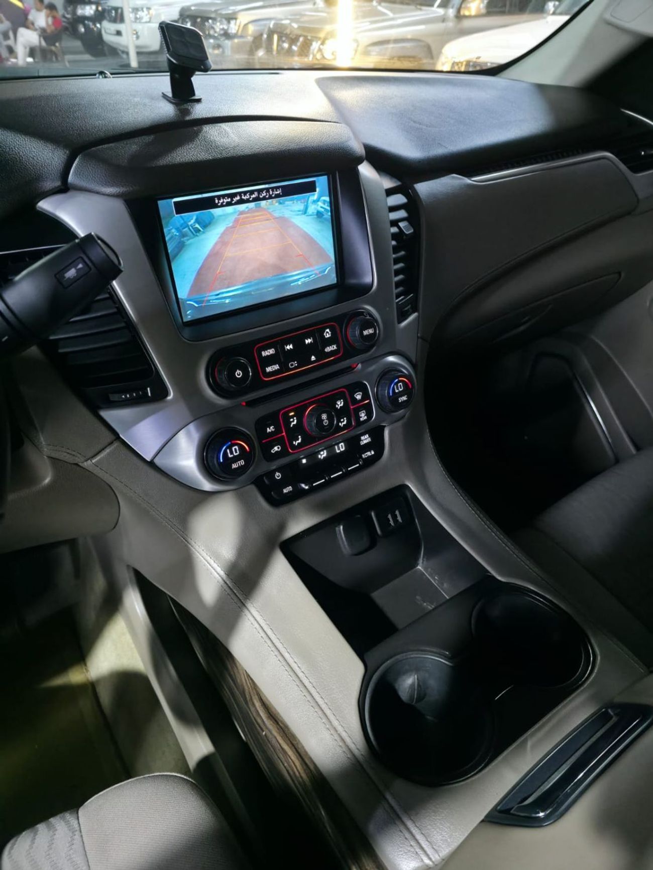 GMC Yukon SLE 5.3L 4WD (8 Seater)