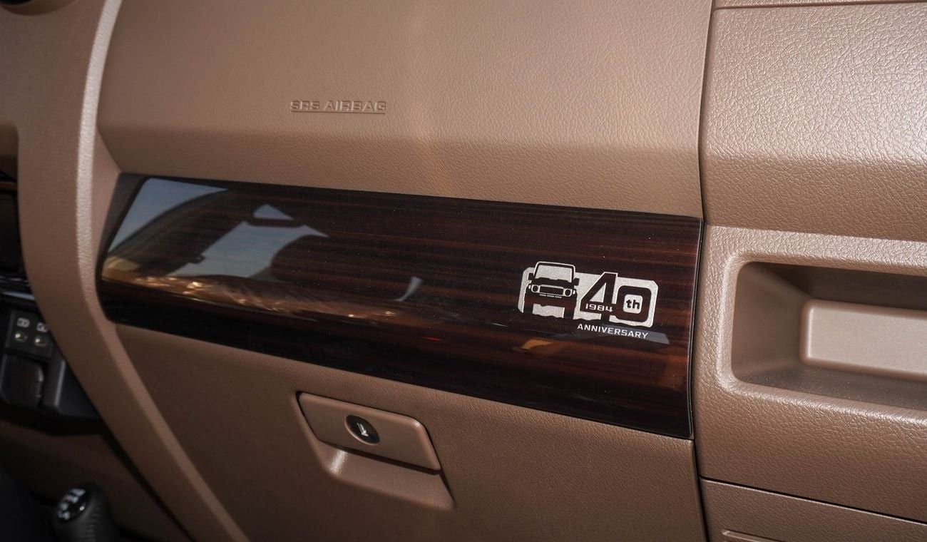 Toyota Land Cruiser Pick Up LX 4.0L V6 A/T