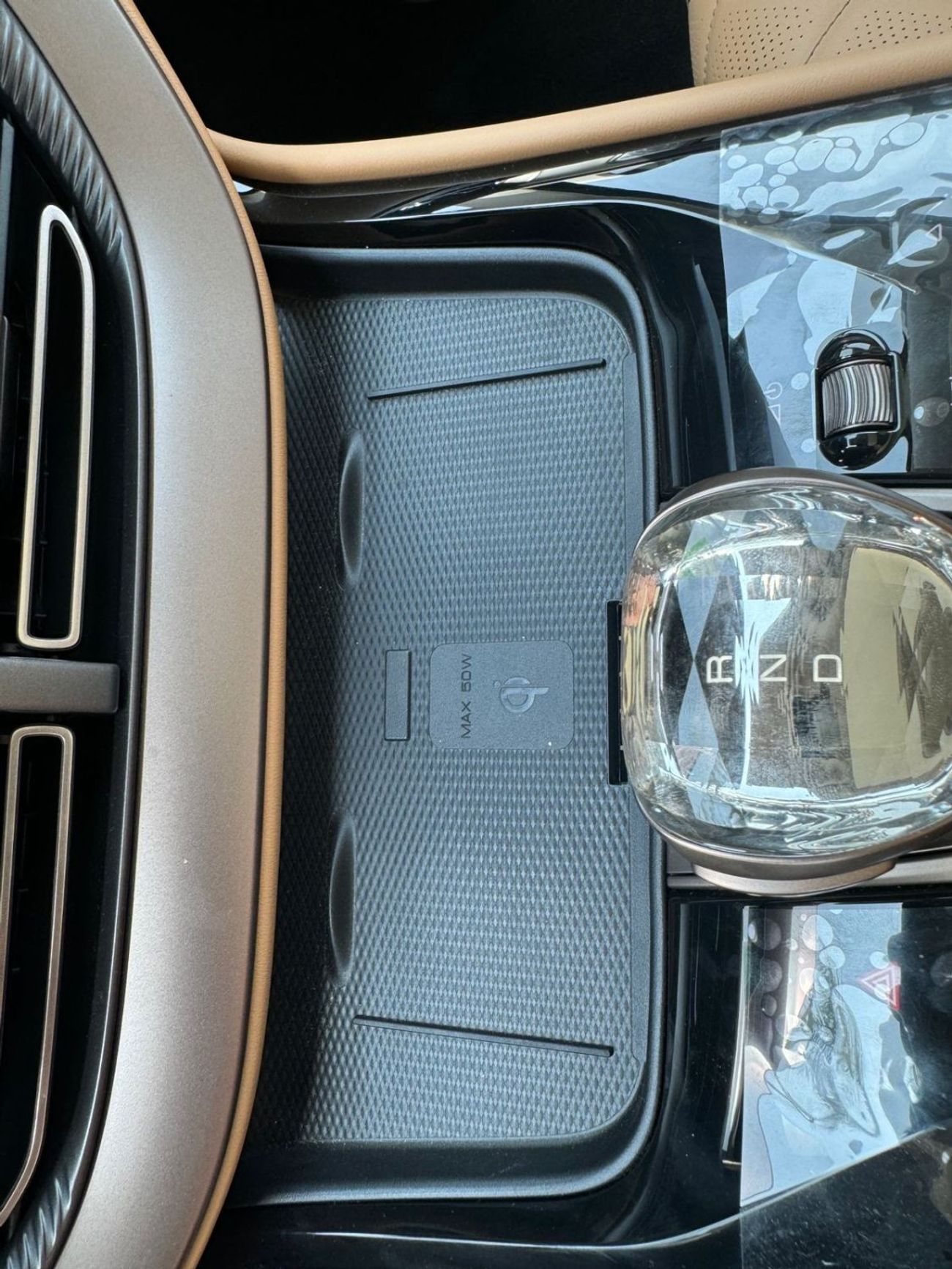 Denza D9 2023 DENZA D9 DUAL DM-i SUPER HYBRID VERSION