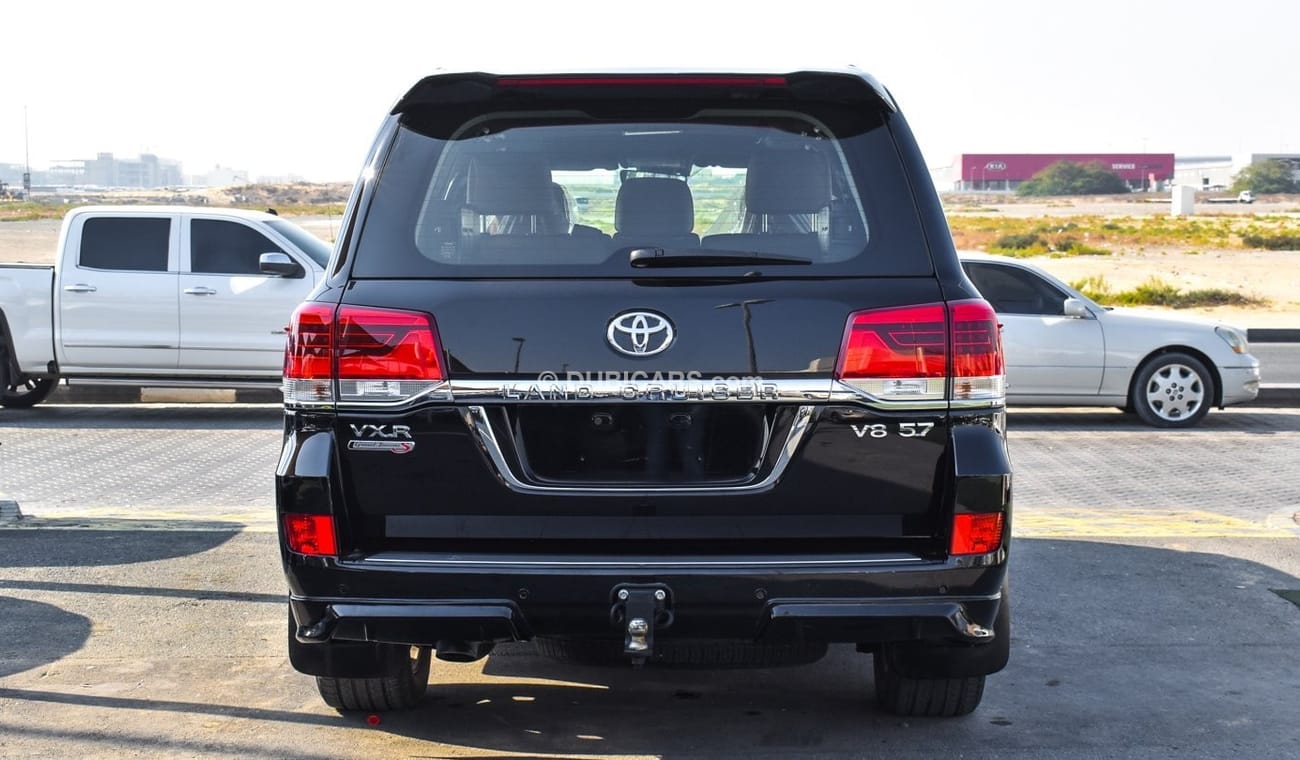تويوتا لاند كروزر VXR 5.7 V8  Grand Touring