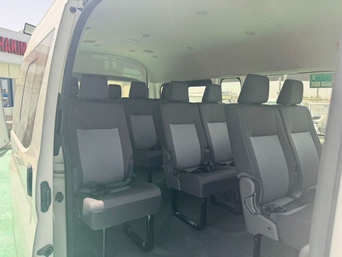 Toyota Hiace GLS - High Roof 3.5L