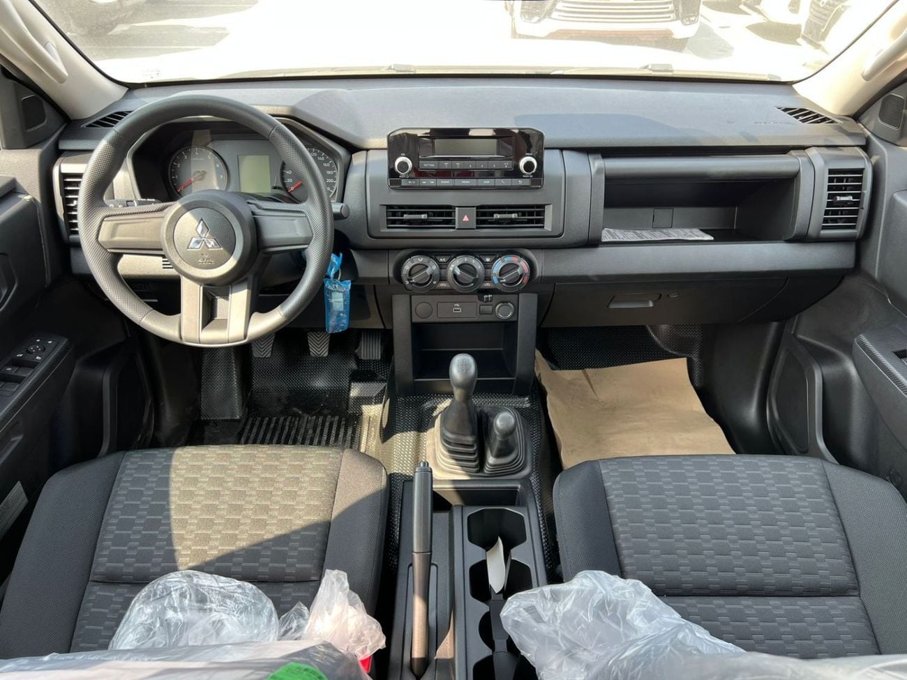 Mitsubishi L200 GL Double Cab Diesel M/T 2.4L