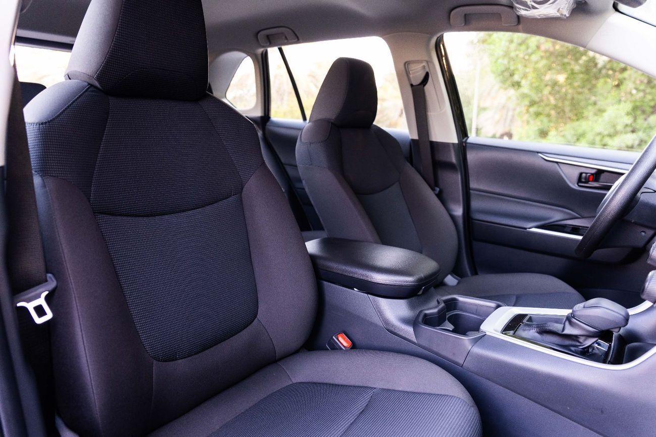 Toyota RAV4 2025 TOYOTA RAV4 2.5L (4WD) LE