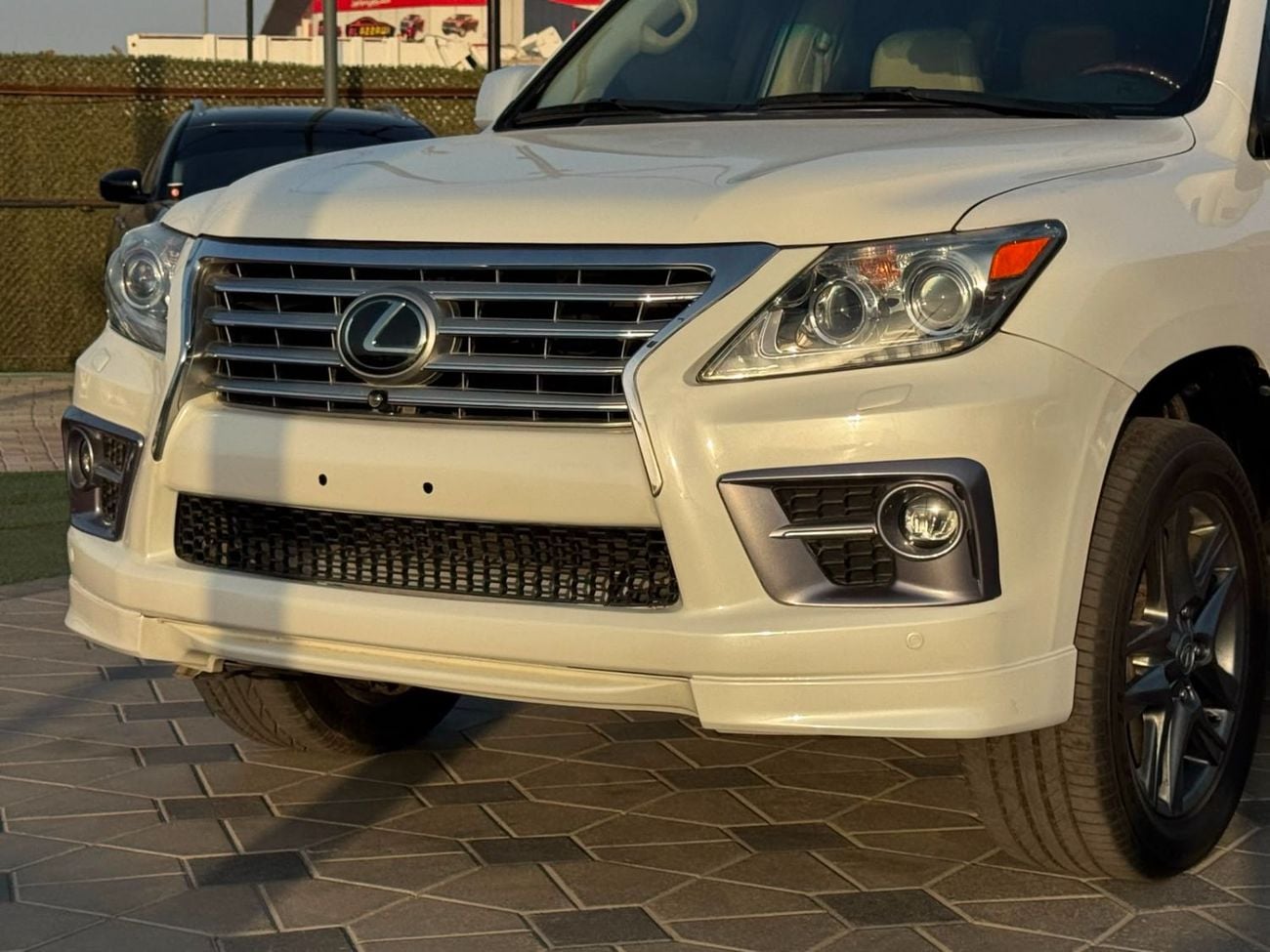 Lexus LX570 NAVIGATION SPORT